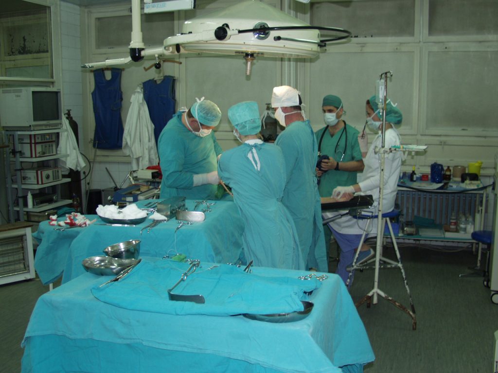 Bari, dopo 8 interventi in due mesi Antonio muore: medici indagati