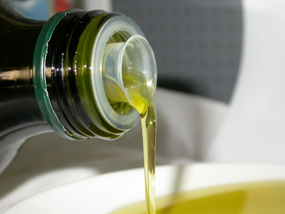 Truffa olio extravergine d’oliva: solo 16% è italiano